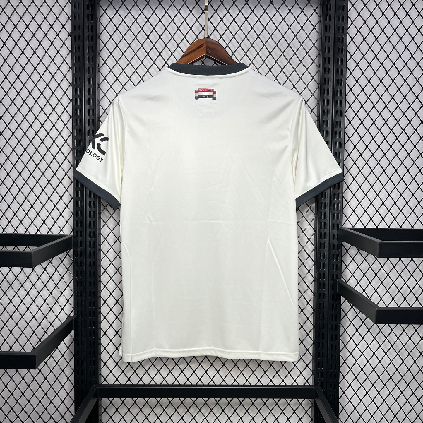 24-25 M-anchester U-nited