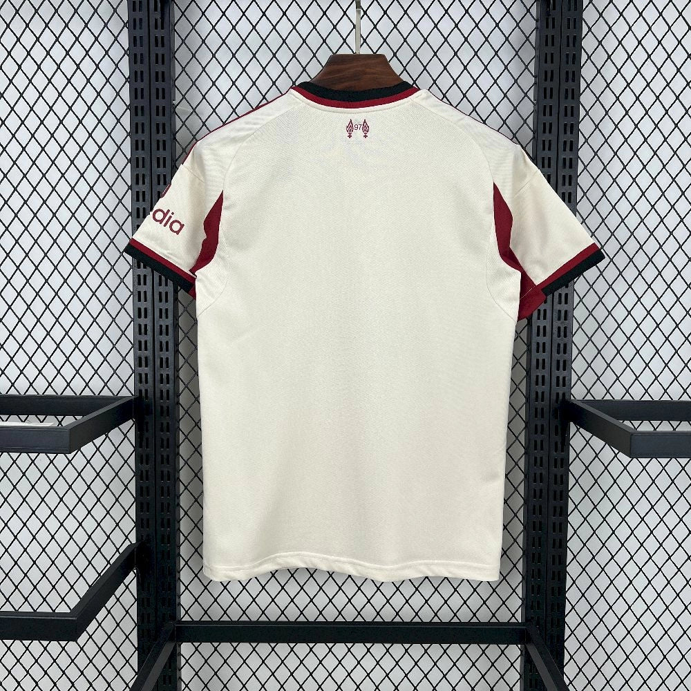 Liverpool 25/26 Alternativa